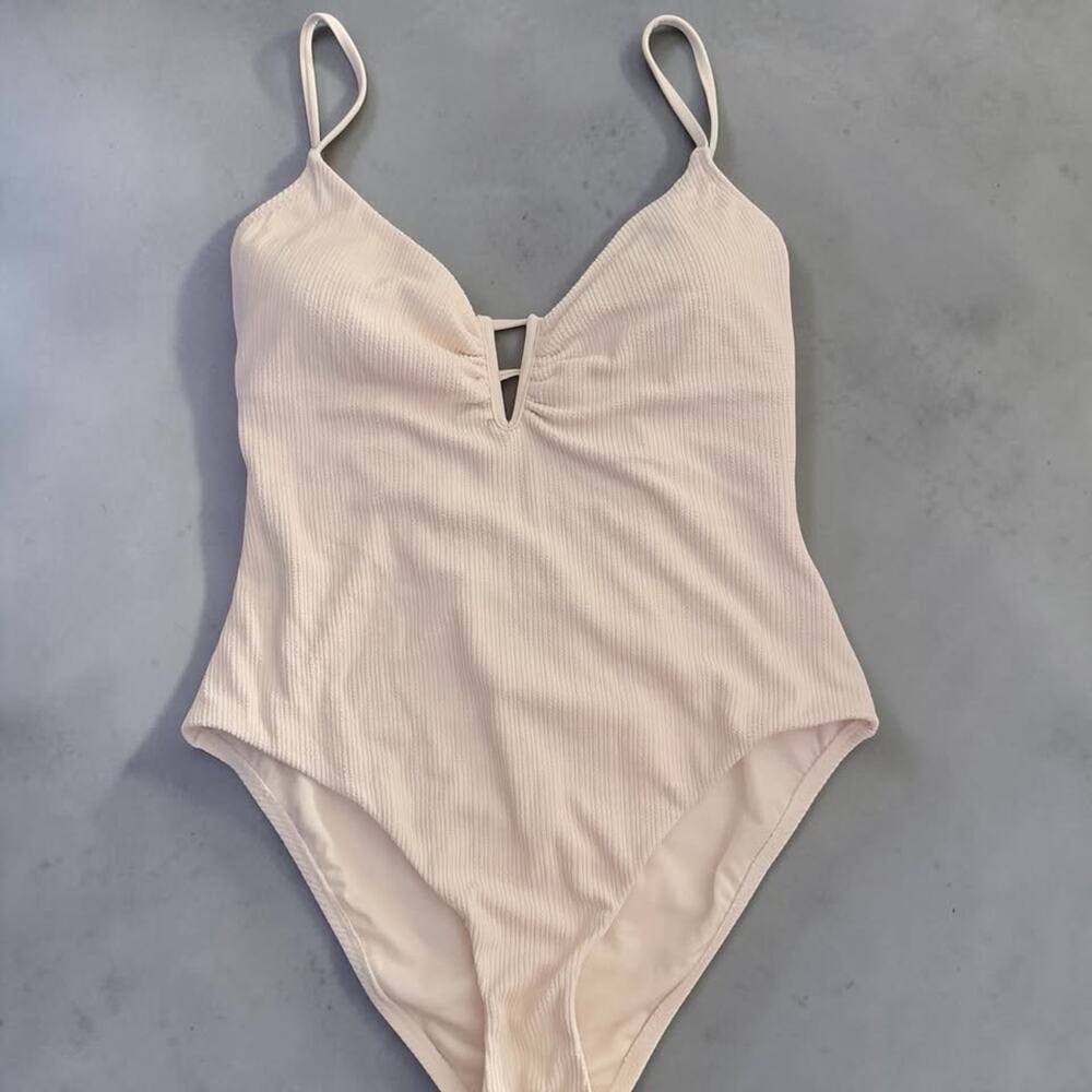 Sanctuary Refresh Rib V-Wire Scoop Neck One Piece Swimsuit
